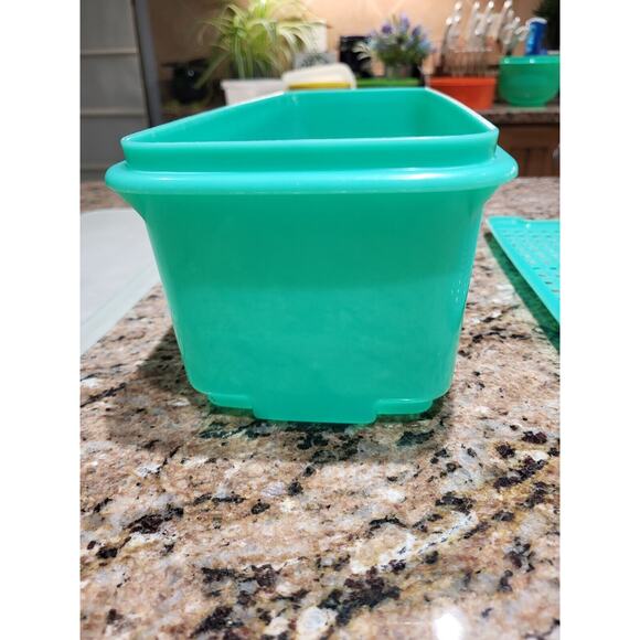 Tupperware Celery Vegetable Crisper Bread Keeper Saver Jadeite Green (vintage) - Picture 11 of 16